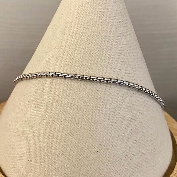 Stainless Steel box chain 8 inch 2mm width bracelet - Silver - Picture 3 of 6